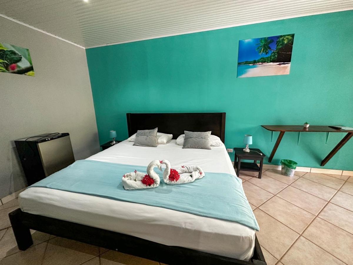 Hospedaje Colibri Manuel Antonio Exterior photo