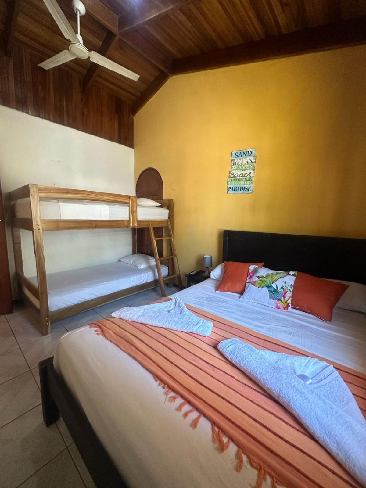 Hospedaje Colibri Manuel Antonio Exterior photo