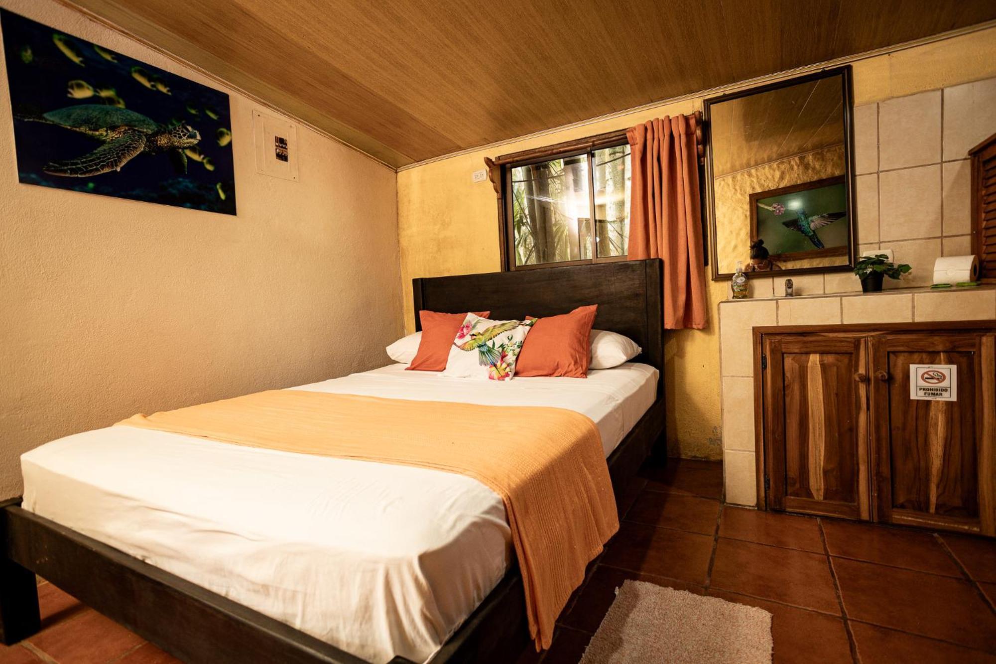 Hospedaje Colibri Manuel Antonio Exterior photo