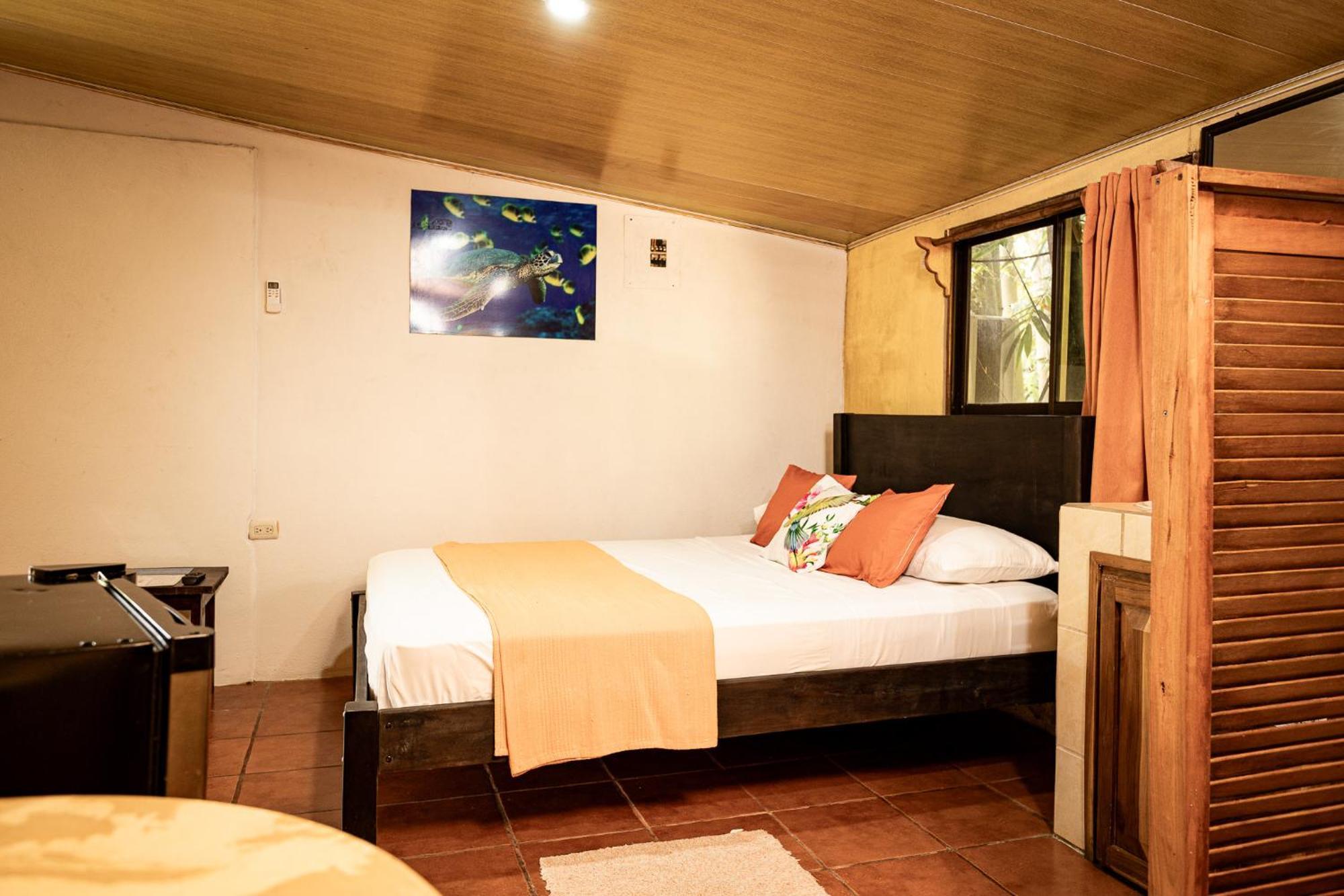 Hospedaje Colibri Manuel Antonio Exterior photo