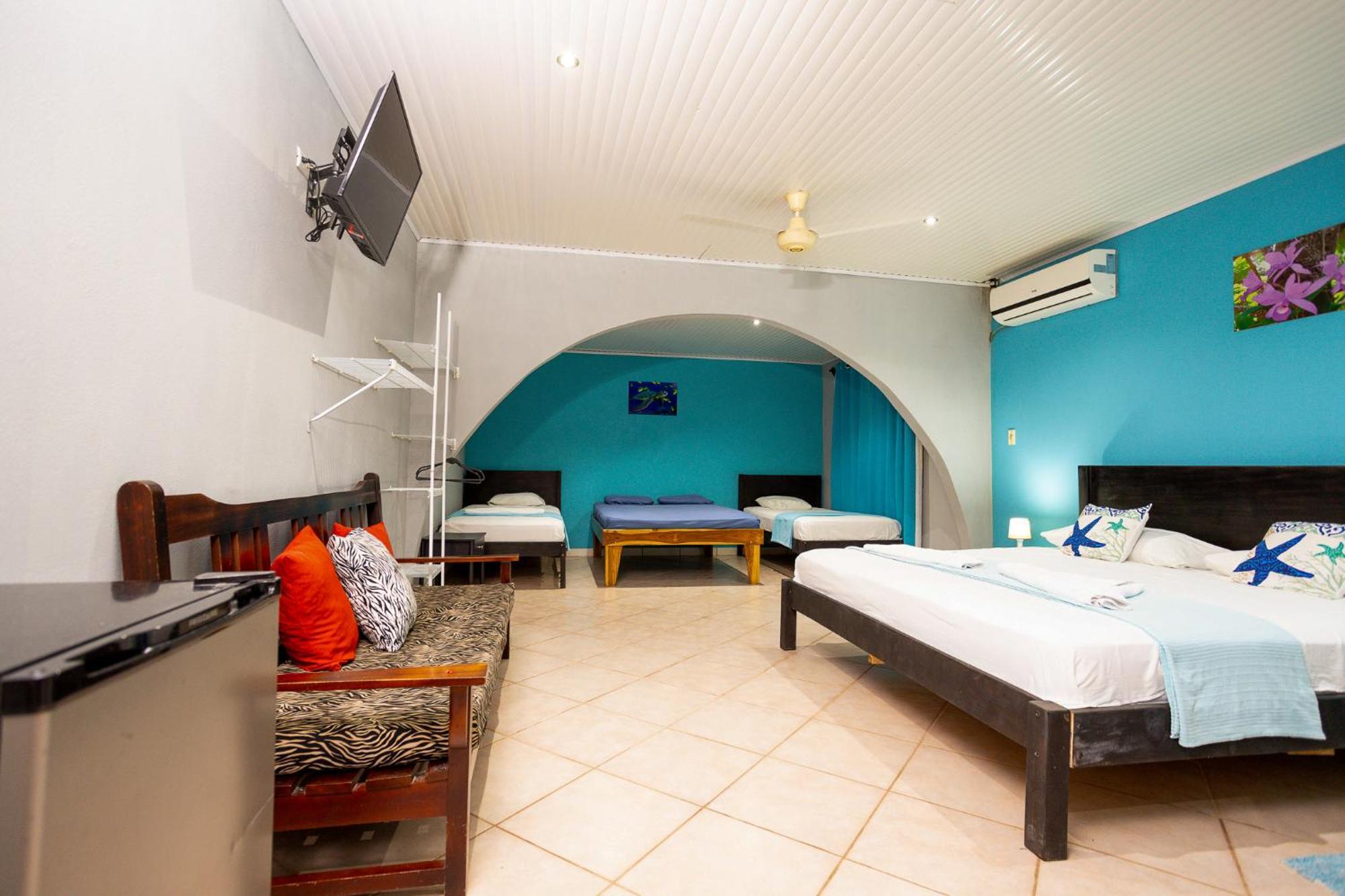Hospedaje Colibri Manuel Antonio Exterior photo
