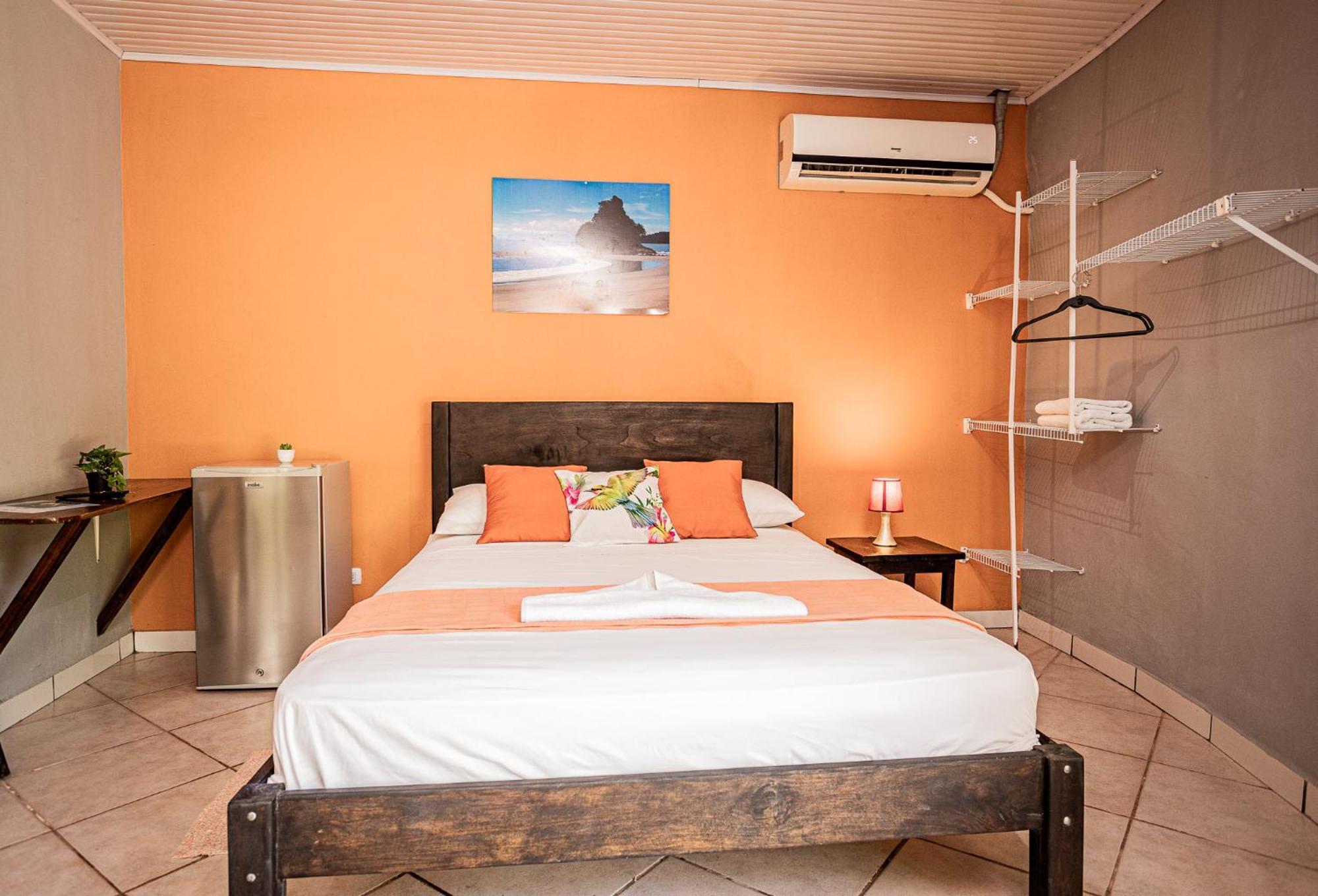 Hospedaje Colibri Manuel Antonio Exterior photo